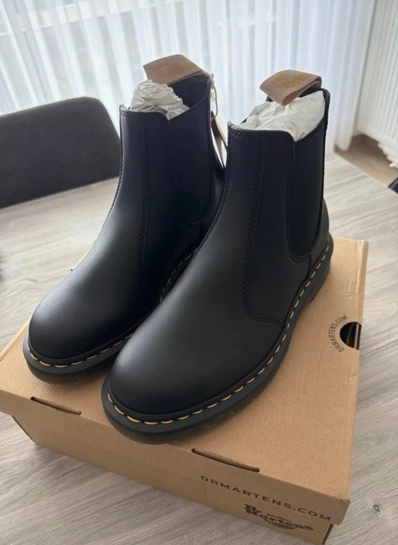 Dr Martens Chelsea Boots, Neuf, Enlèvement, Boots et Botinnes, Noir