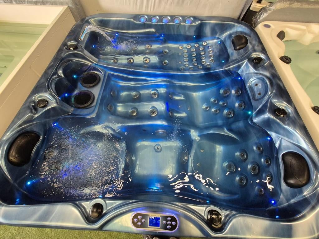 ONWIJS VEEL MASSAGE JETS BALBOA EXTREEM LUXE, Tuin en Terras, Bubbelbaden en Hottubs, Ophalen of Verzenden