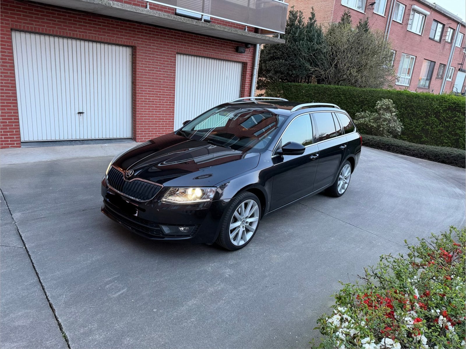 Skoda Octavia 2.0 Diesel Automaat Euro 6 Bi Xenon, Auto's, Skoda, Leder en Stof, Zwart, 5 deurs, Particulier