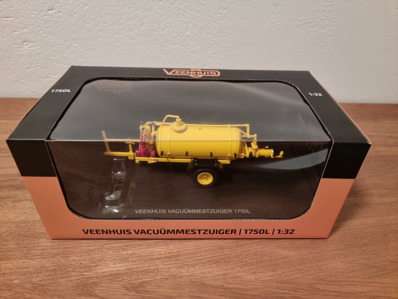 Veenhuis Vacuümmestzuiger 1750L Universal Hobbies, Ophalen of Verzenden, Nieuw, Tractor of Landbouw, Universal Hobbies