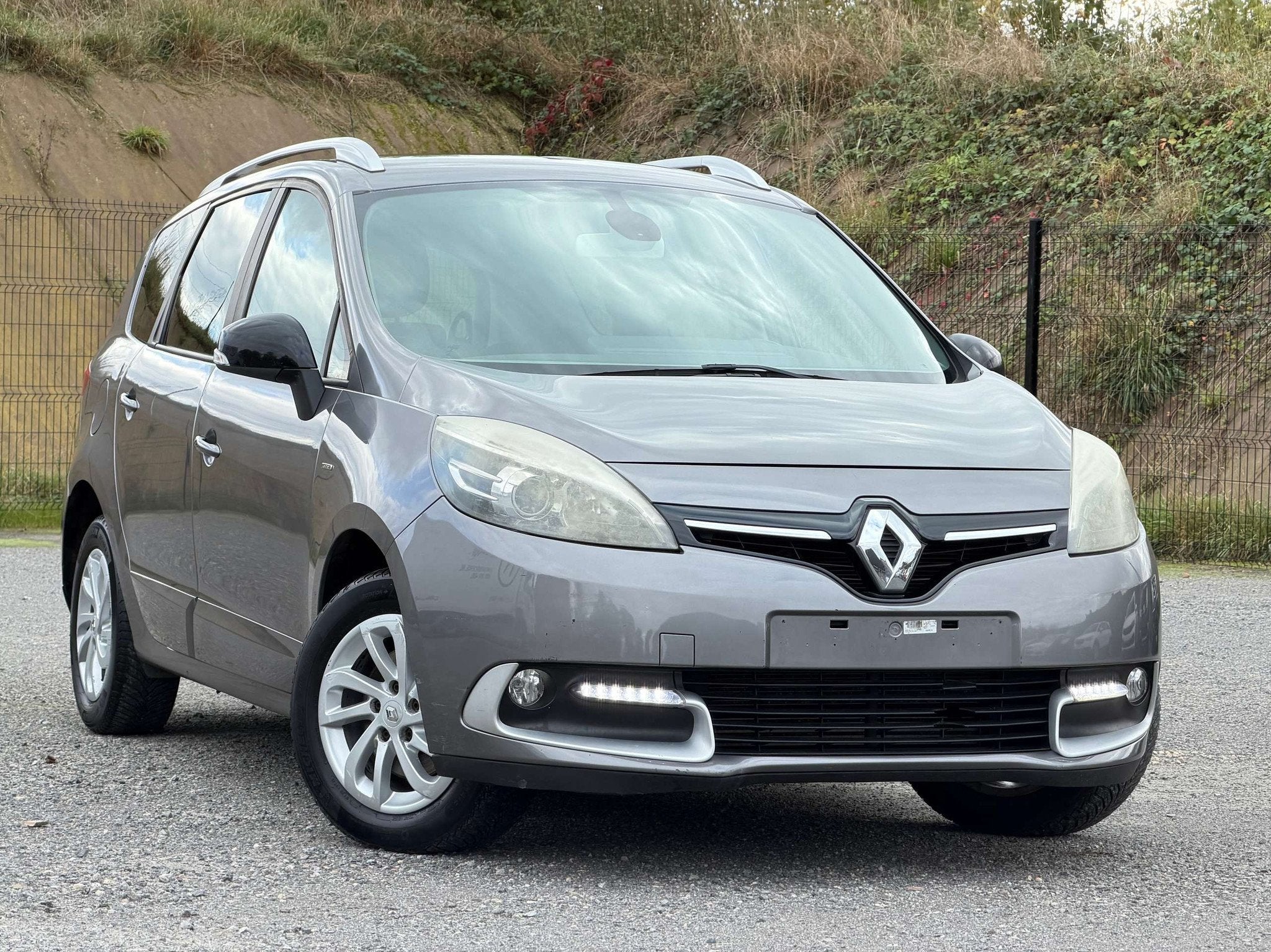 Renault Grand Scénic • 1,5 DCI • ROULE PARFAITEMENT, Auto's, Voorwielaandrijving, Euro 5, Stof, Gebruikt