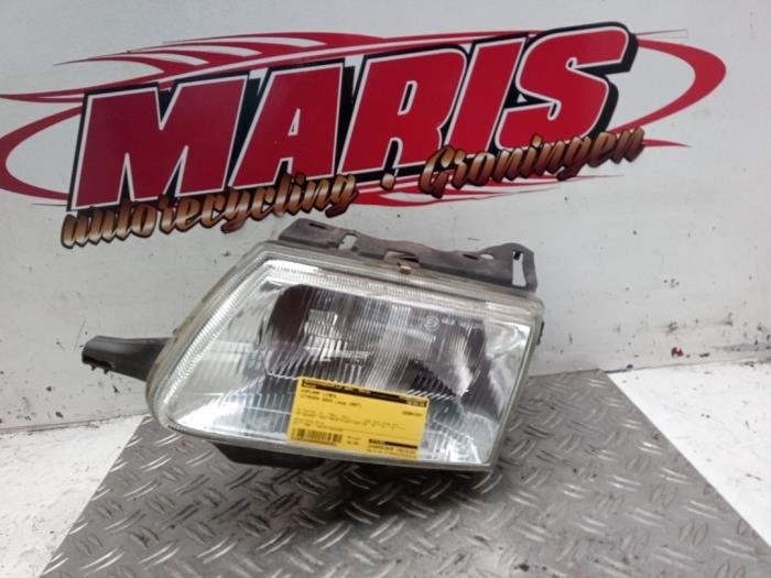 Phare gauche d'un Citroen Saxo, Autos : Pièces & Accessoires, -, 3 mois de garantie, Utilisé, -