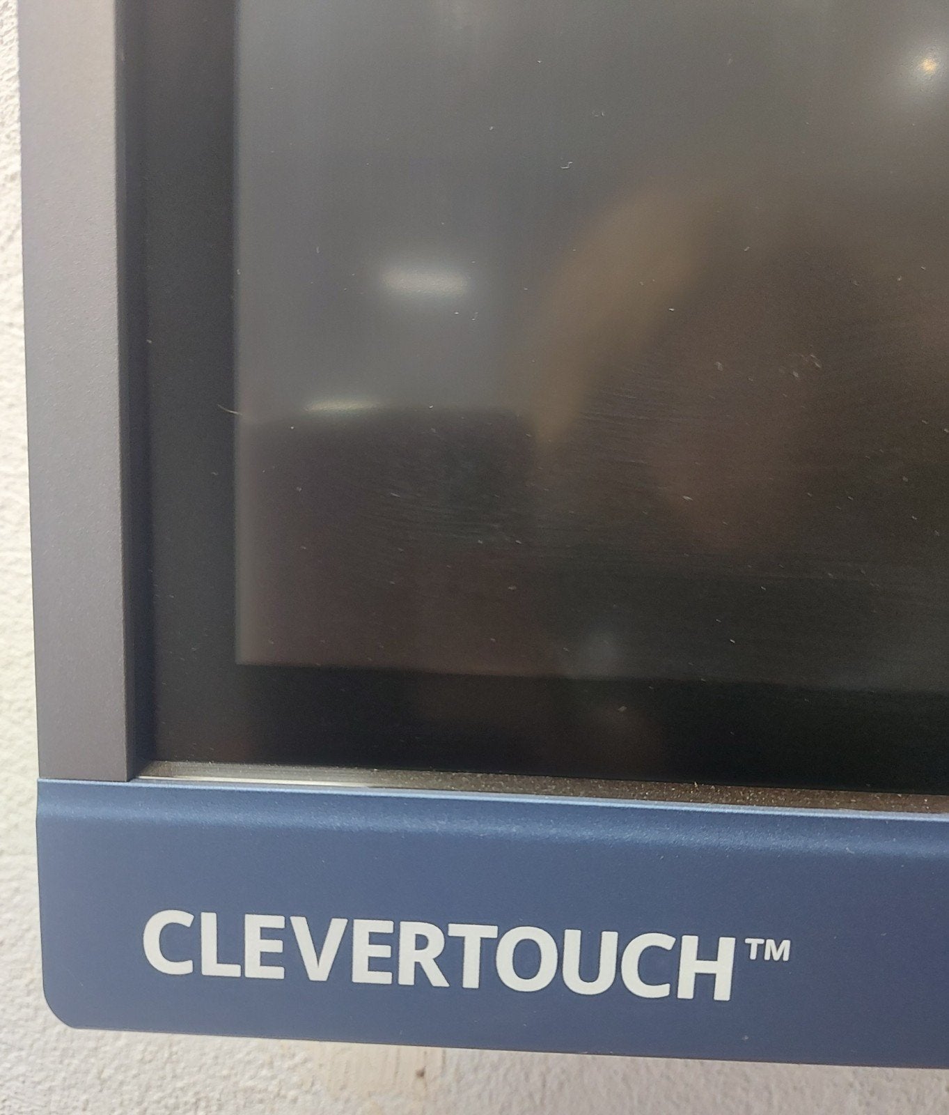GROOT INTERACTIEF TOUCHSCREEN „CLEVERTOUCH”. WAARDE 3439€, Ophalen, USB-C, Touchscreen