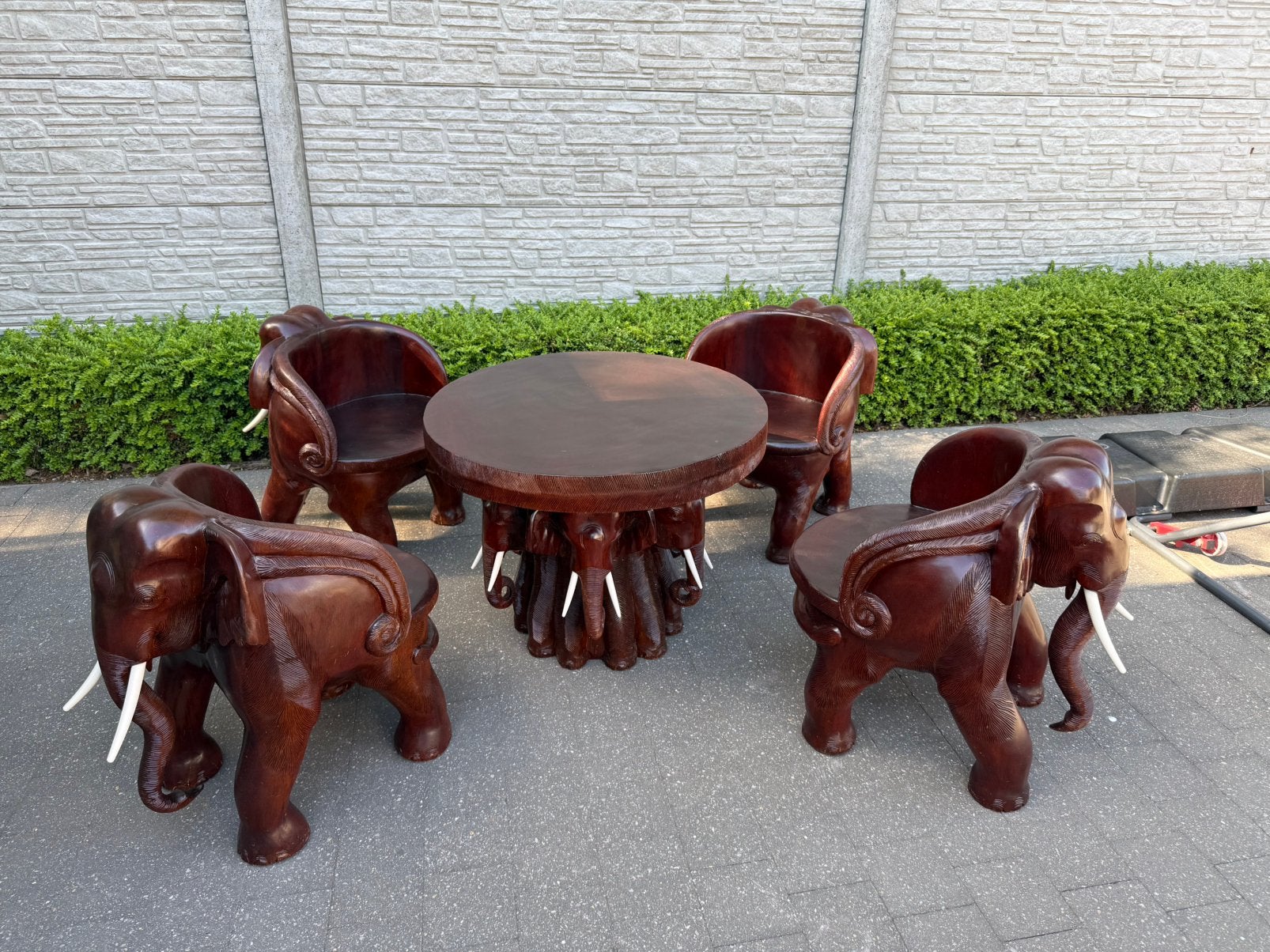Vintage set olifanten stoelen en tafel Indonesië, Ophalen