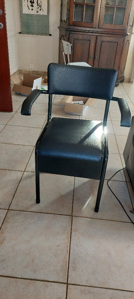 Toiletstoel / postoel met armleuningen, Enlèvement, Utilisé