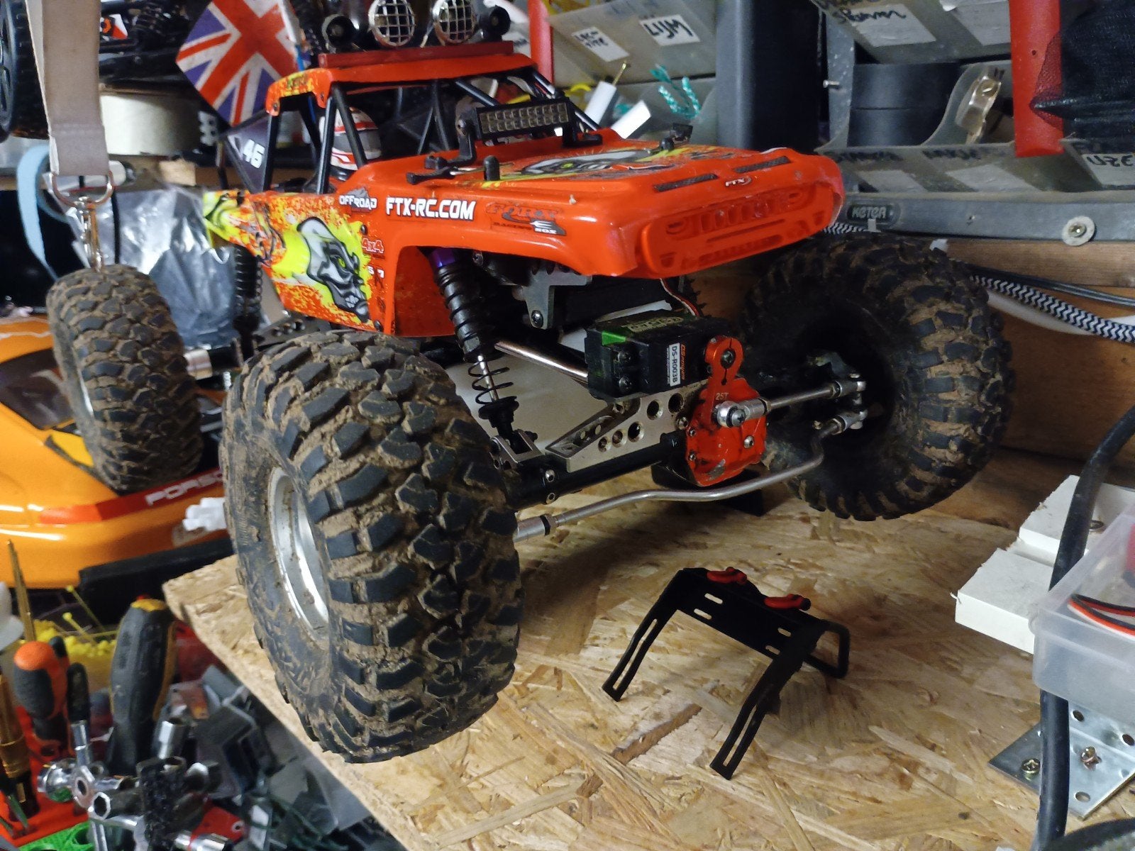 Als basis ftx mauler maar alu assen,hubs,links enz, Verzenden