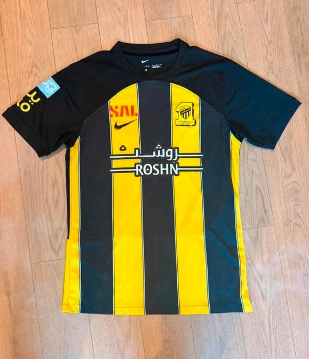 Maillot de football Al-Ittihad 9 Benzema taille M, Taille M, Envoi, Neuf, Maillot