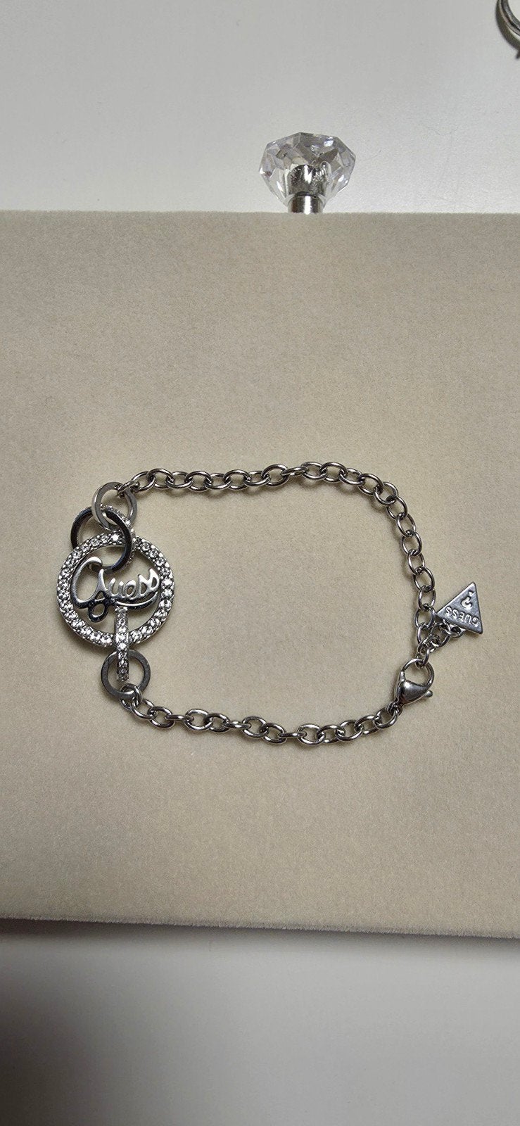Armbandje Guess, Bijoux, Sacs & Beauté, Bracelets, Enlèvement ou Envoi, Comme neuf, Avec strass, Argent