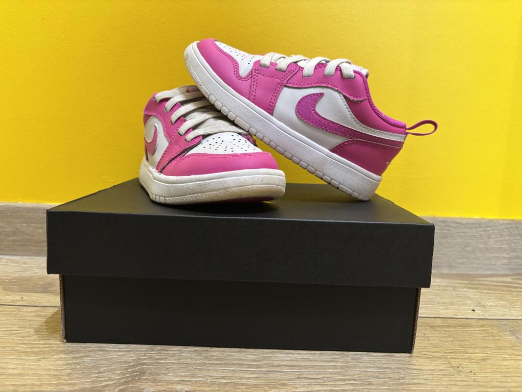 Nike Jordan 1 retro laag ALT (PS) 29,5, Ophalen of Verzenden, Gebruikt, Schoenen