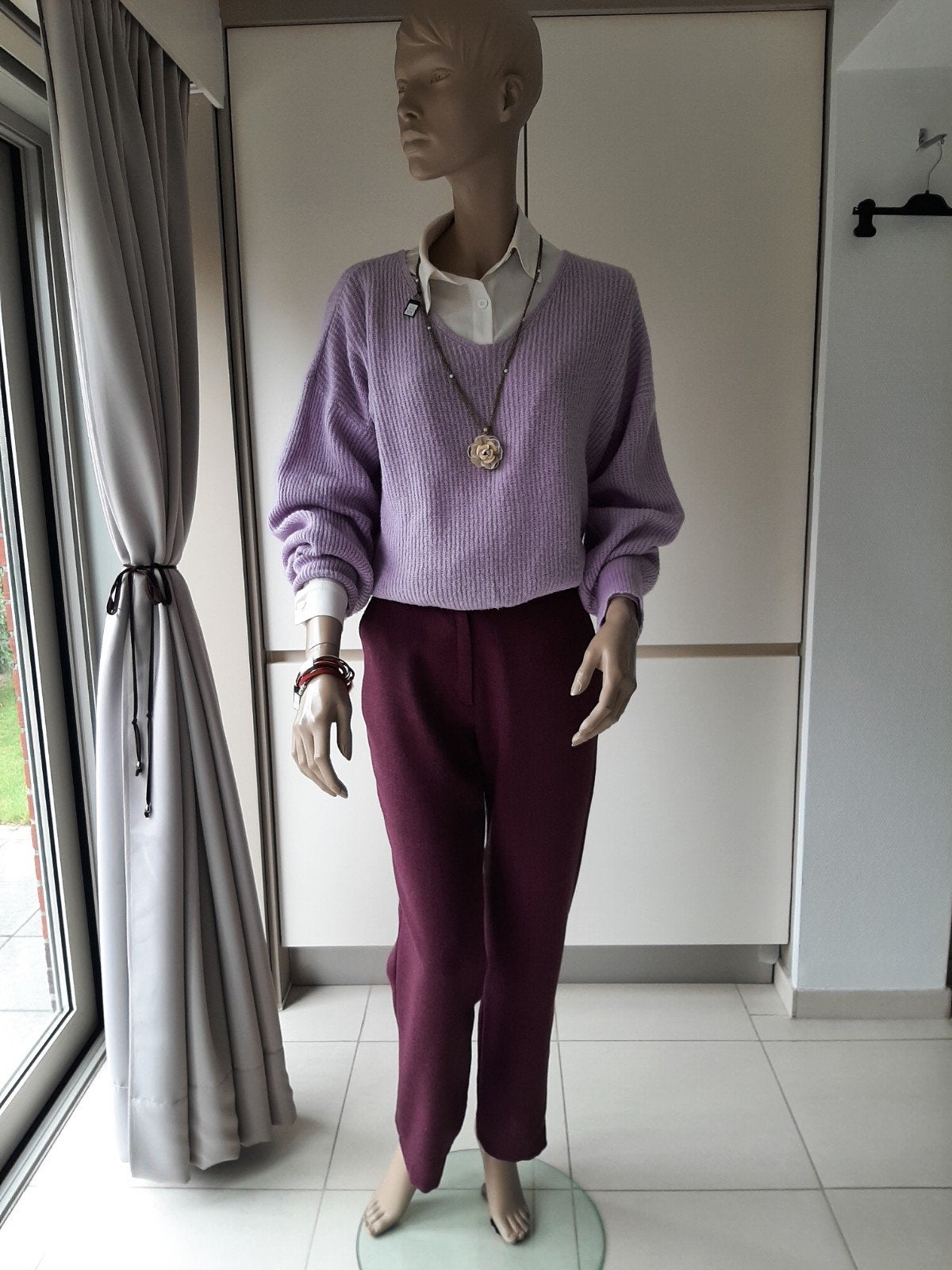 lange broek / nieuw  trui  ketting en armband, Kleding | Dames, Ophalen of Verzenden, Maat 38/40 (M), Paars