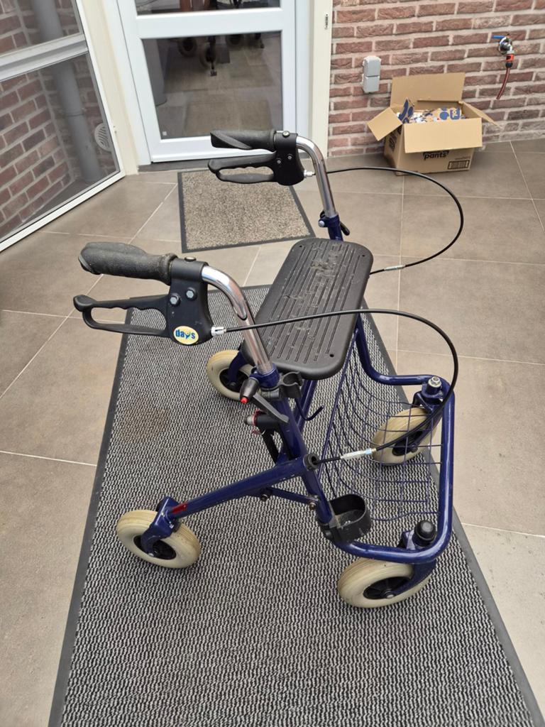 Rollator blauw, Ophalen