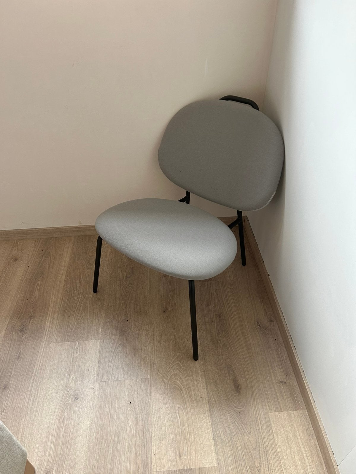 Twee grijze stoelen, Enlèvement, Comme neuf