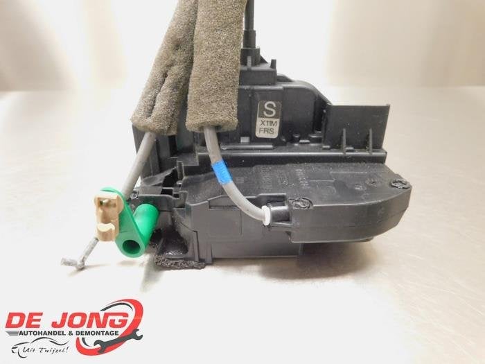 Serrure portière mécanique 2portes droite d'un Nissan NV20, -, 3 mois de garantie, Utilisé, -