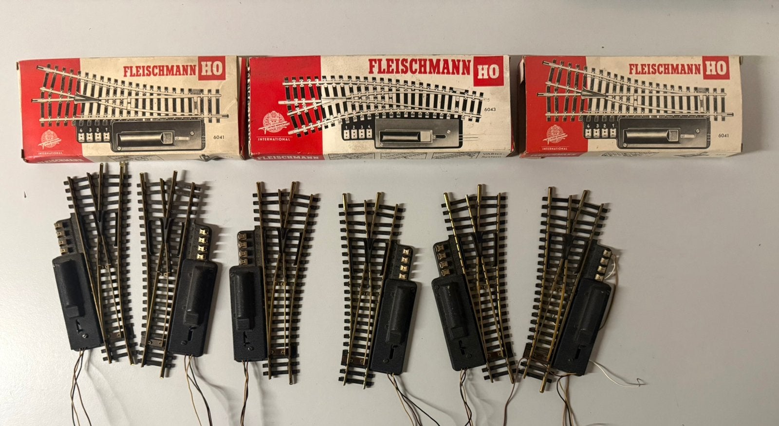6x Interrupteurs électriques Fleischmann H0 6041/6043 — OVP, Enlèvement ou Envoi, Utilisé, Rails, Fleischmann