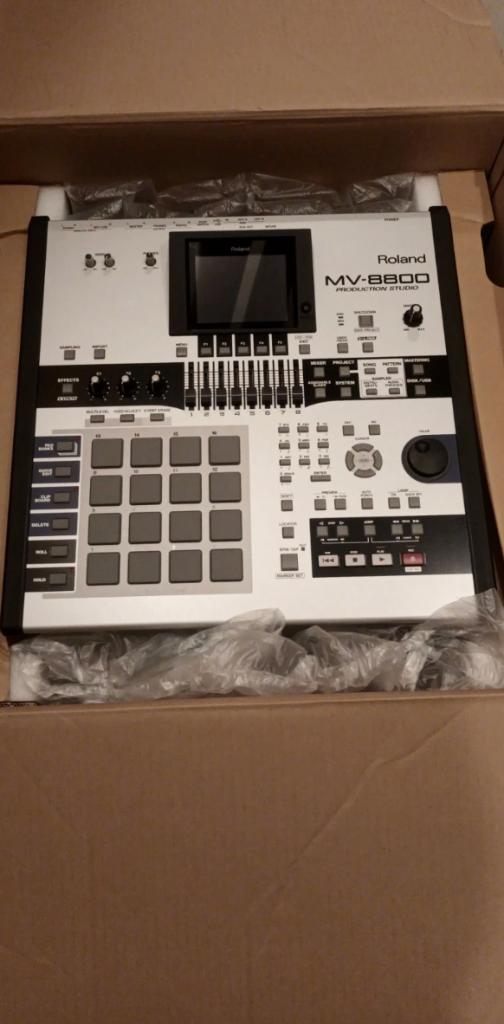 Roland MV-8800 Workstation, Muziek en Instrumenten, Samplers, Ophalen of Verzenden, Zo goed als nieuw