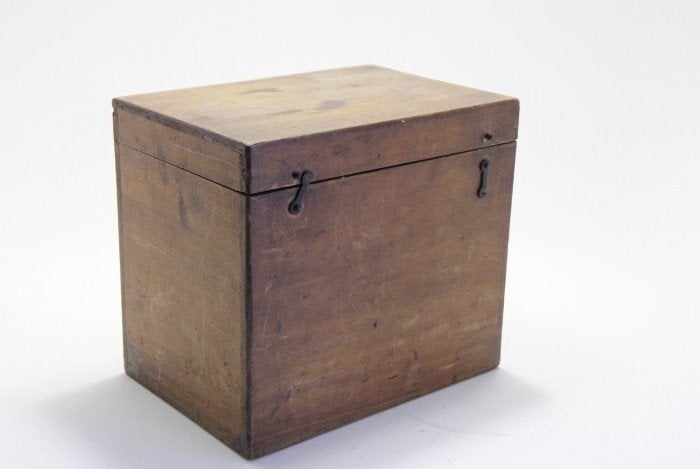 HOUTEN DOOS MET ORIGINELE GLAZEN FOTO NEGATIEFPLATEN, Ophalen, Overige typen
