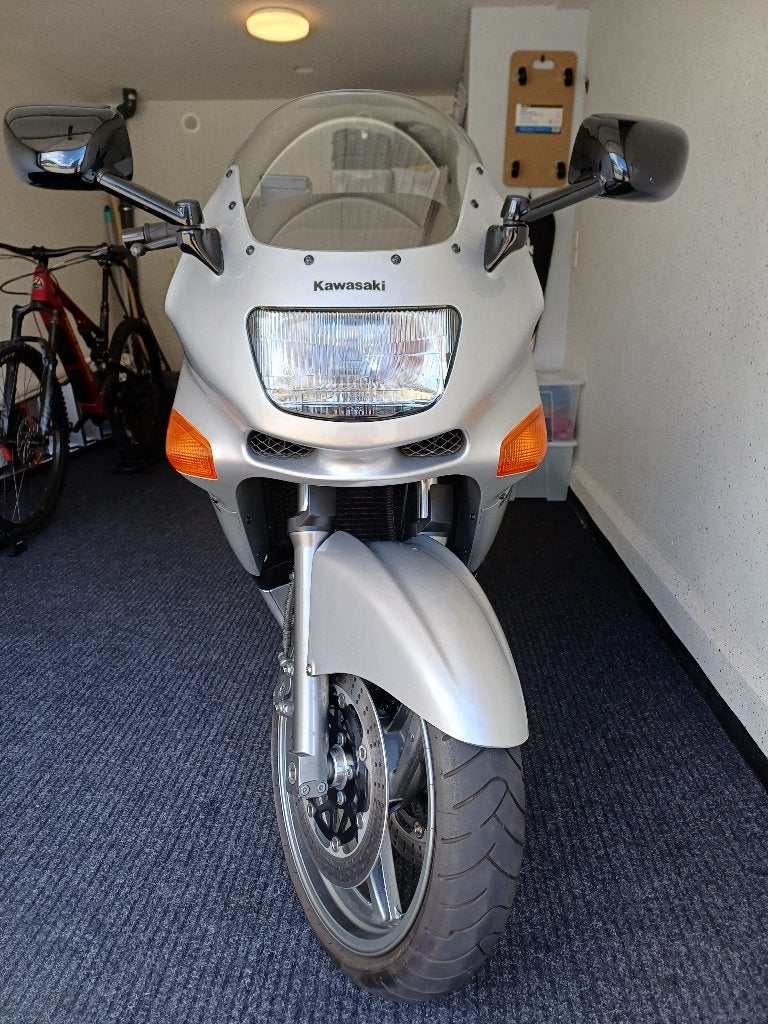 Kawasaki zzr 600  9100 km!!!   Inruil mogelijk., Motoren, Motoren | Kawasaki, Occasion, 4 cilinders, Motorrijbewijs A, Meer dan 35 kW