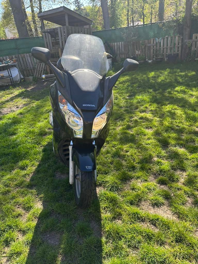 Honda S-wing 125cc scooter, Fietsen en Brommers, Ophalen, Zo goed als nieuw