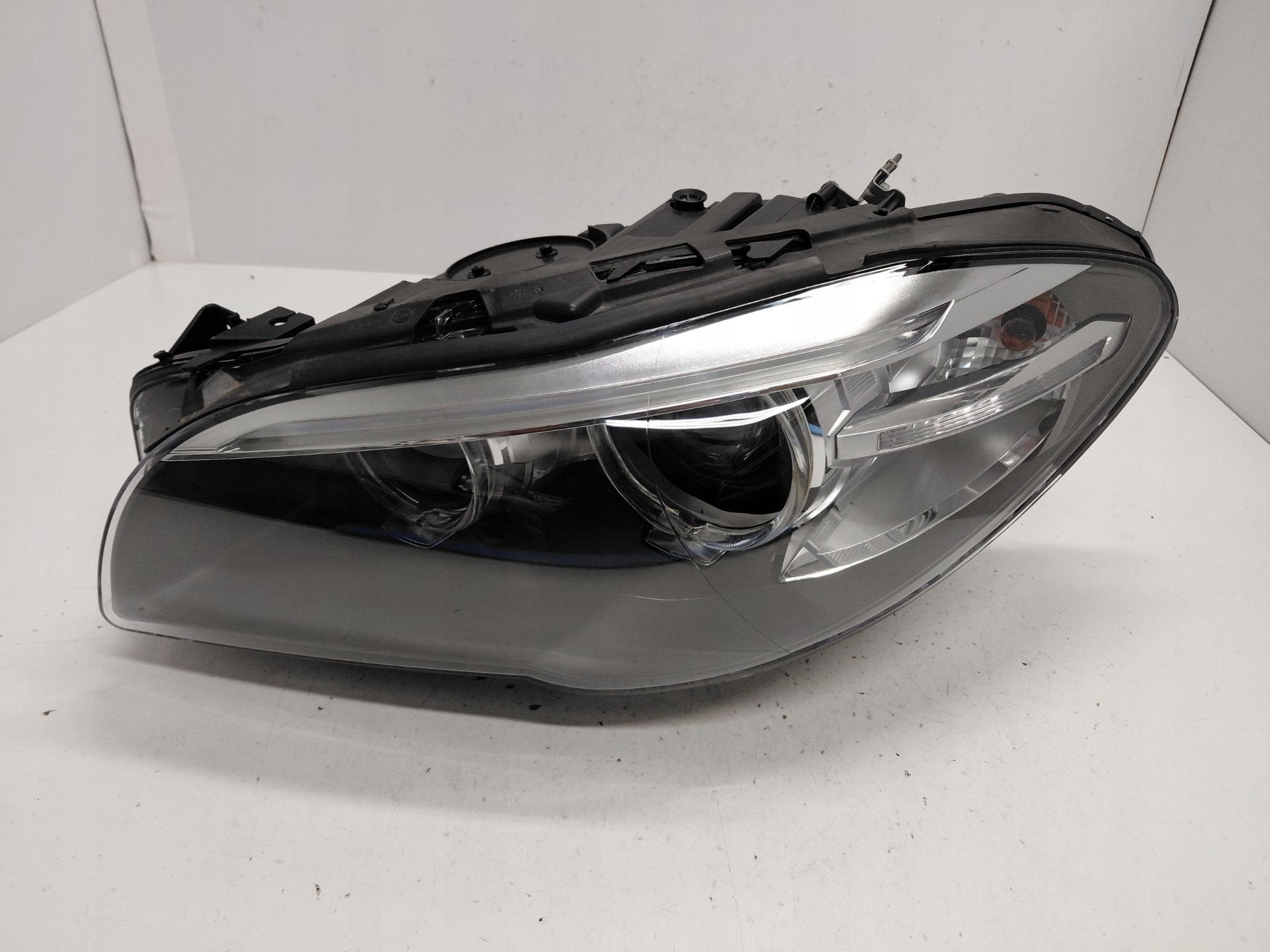 BMW F10 Achterlicht Links BMW, Petuelring 130
80788  Munich, DE, Gebruikt, Info@bmw.de, BMW