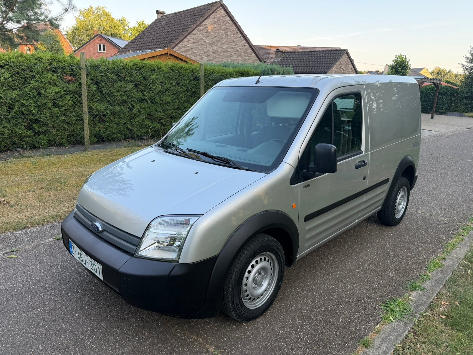 Ford connect 1.7cdti amper 77dkm Blanco Gekeurd nieuwstaatp, Auto's, Bestelwagens en Lichte vracht, Bedrijf, Diesel, Ford, Onderhoudsboekje