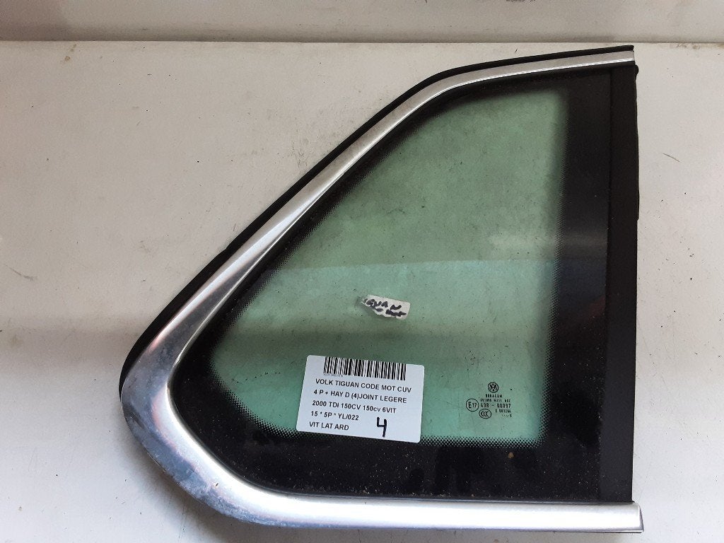 VITRE LATERALE ARRIÈRE DROIT Tiguan (5N1 / 2) (5NA845042), Volkswagen, Mevr. I. Hauben, Utilisé, Rue de l'Espoir 34 34
4030  GRIVEGNÉE, BE
