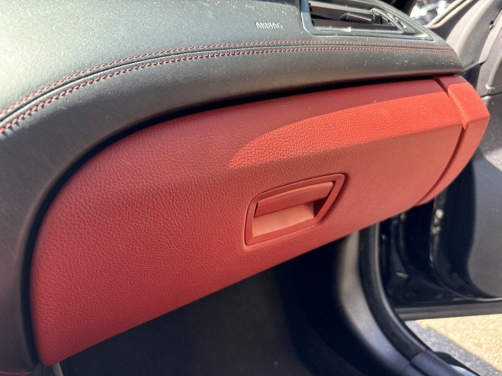 COMPARTIMENT A GANTS BMW 6 serie Gran Coupe (F06), Utilisé, BMW, Petuelring 130
80809  München, DE, Bayerische Motoren Werke AG