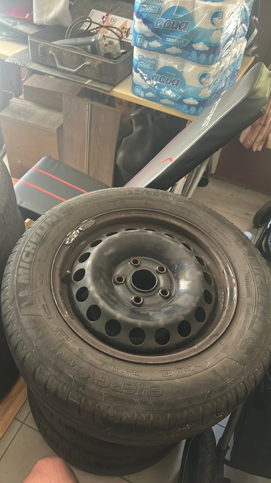 4 pneus Michelin avec jante en acier, Enlèvement, Utilisé