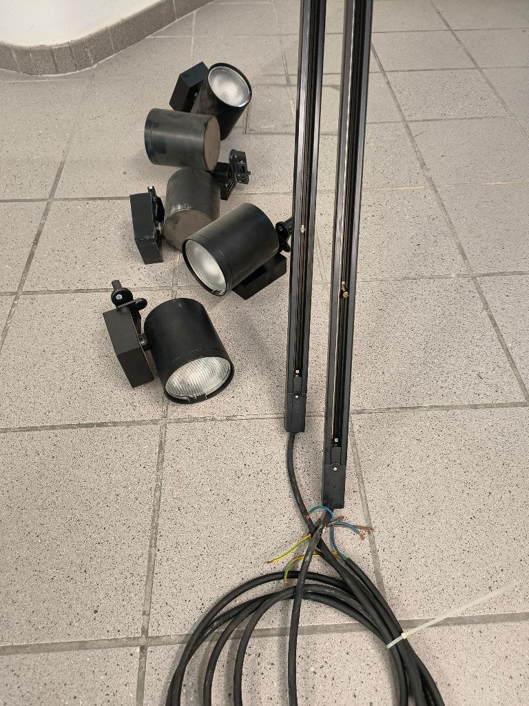 8m rails GLOBALTRAC XTS + 5 spots, Ophalen, Gebruikt, Metaal of Aluminium, Led
