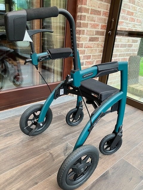 déambulateur transformable en fauteuil roulant, Enlèvement, Poids léger, Comme neuf
