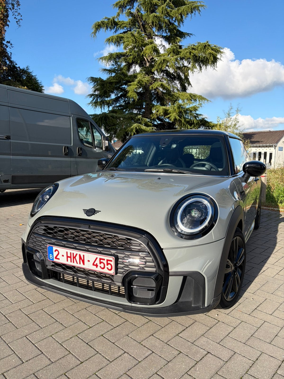 Mini Cooper 3d 1499 cc met John Cooper Works body kit, Autos, 100 kW, Argent ou Gris, Achat, Euro 6
