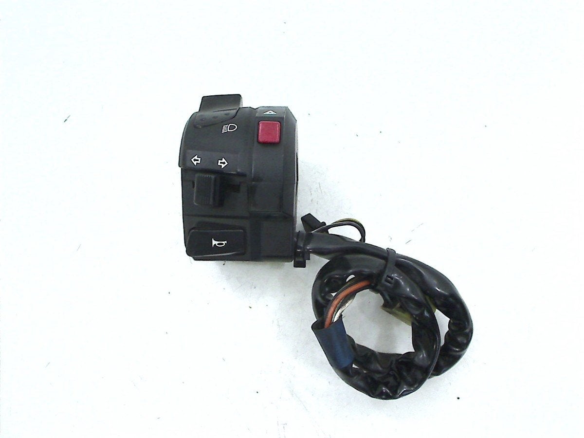 COMMUTATEUR GAUCHE GSX R 600 2006-2007 (GSXR600 K6 / K7), Dhr. S. di Majo, Utilisé, Info@cama-motorparts.nl, P.J. Troelstraweg 8 8
3144 CX  MAASSLUIS, NL