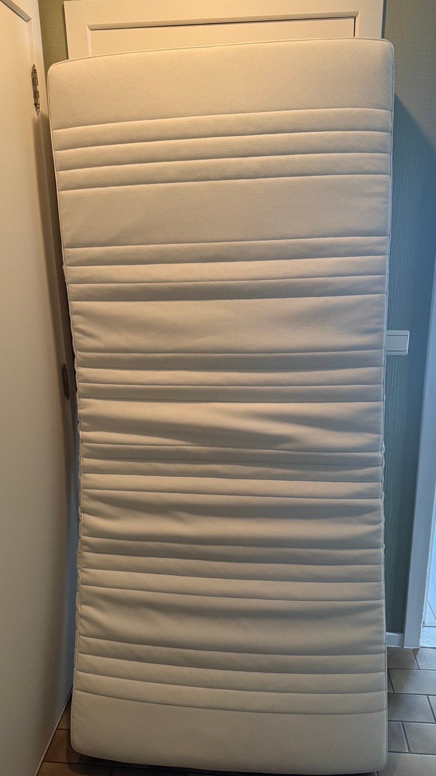 Matelas semi-dur 200 x 90 GRATUIT, Maison & Meubles, Chambre à coucher | Matelas & Sommiers, Enlèvement, Utilisé, Matelas