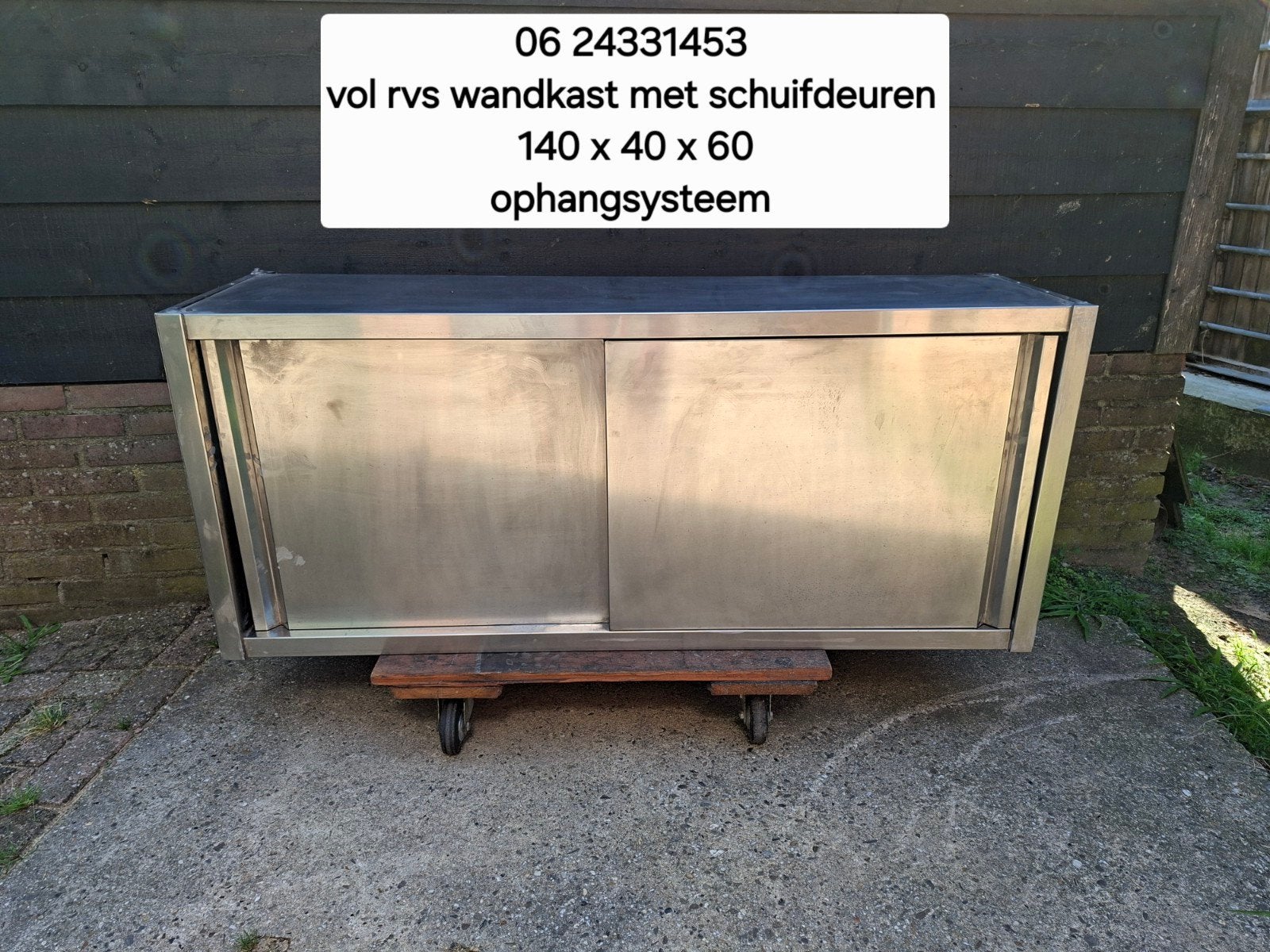 Rvs wandkast met schuifdeuren en ophangsysteem, Enlèvement, Comme neuf, Métal