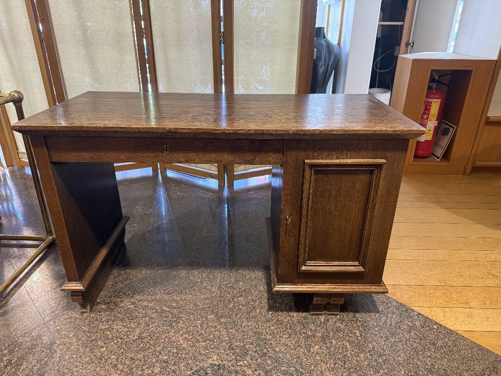 Bureau en bois classique avec armoire, 110 cm, Classique, 50 cm, Comme neuf