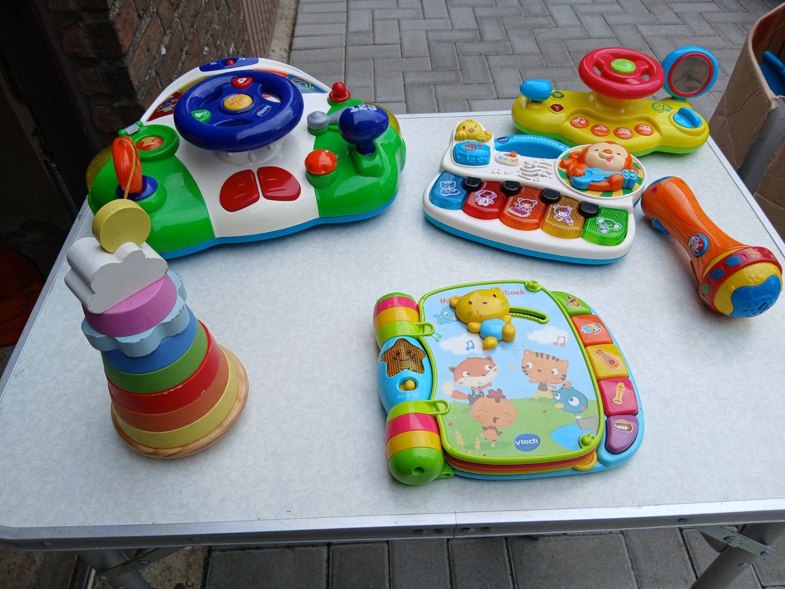 Babyspeelgoed, Ophalen
