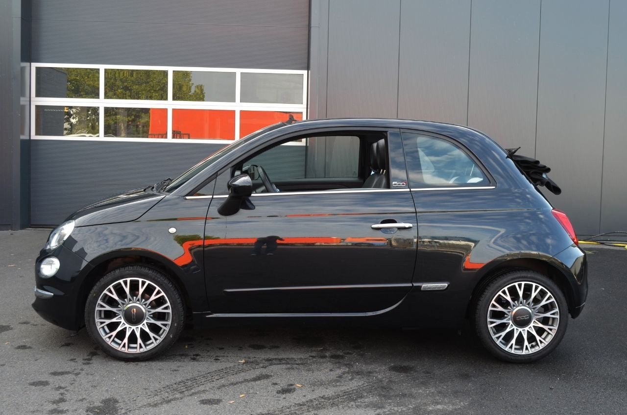 Fiat 500 Cabrio NAV/parkeersensoren/leder (bj 2021), 4 zetels, Gebruikt, Cabriolet, Zwart