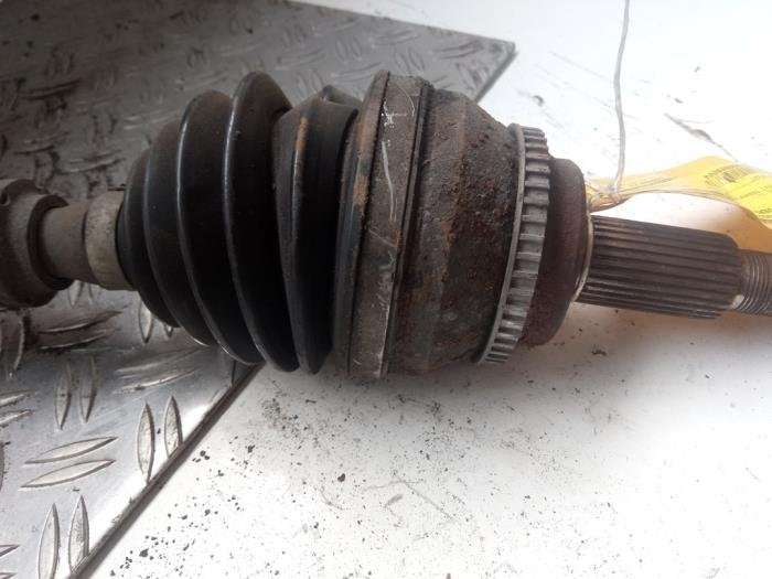 Arbre de transmission avant gauche d'un Toyota Corolla Verso, -, -, 3 mois de garantie, Toyota