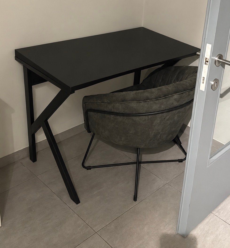 Zwarte bureau, Ophalen, Zo goed als nieuw