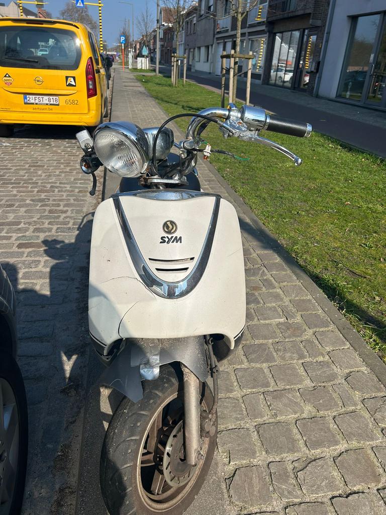 SYM Allo Scooter - Wit, Gebruikt, Fietsen en Brommers, Scooters | SYM, Gebruikt, Allo, Klasse A (25 km/u), Benzine, Ophalen