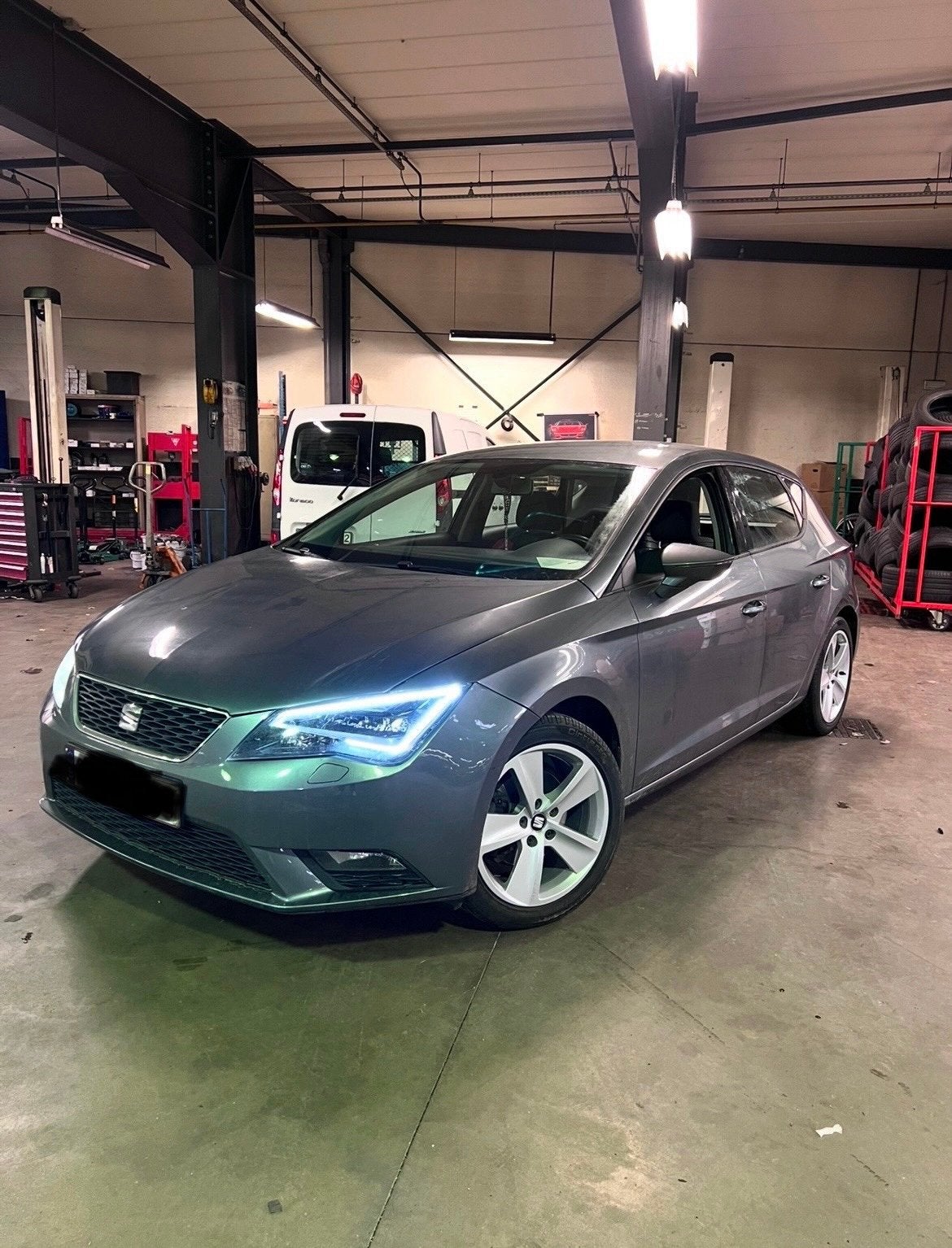 Seat Leon 1.2 TSI (turbo essence) 2014, Autos, Seat, Argent ou Gris, Achat, Noir, 5 portes