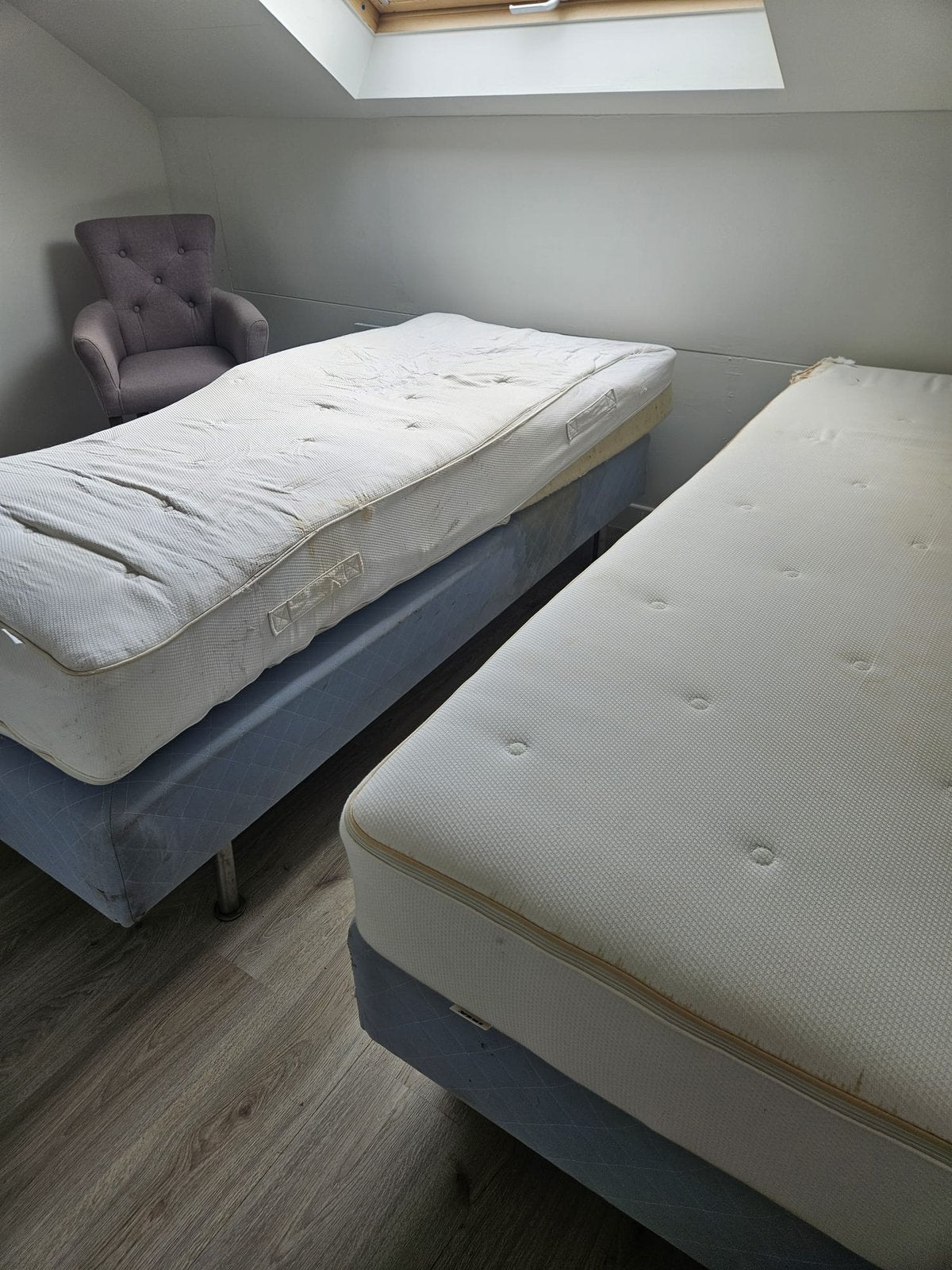 Bed 1.80m / 2 delig / boxspring GRATIS, Huis en Inrichting, Ophalen, Gebruikt, Blauw, Tweepersoons