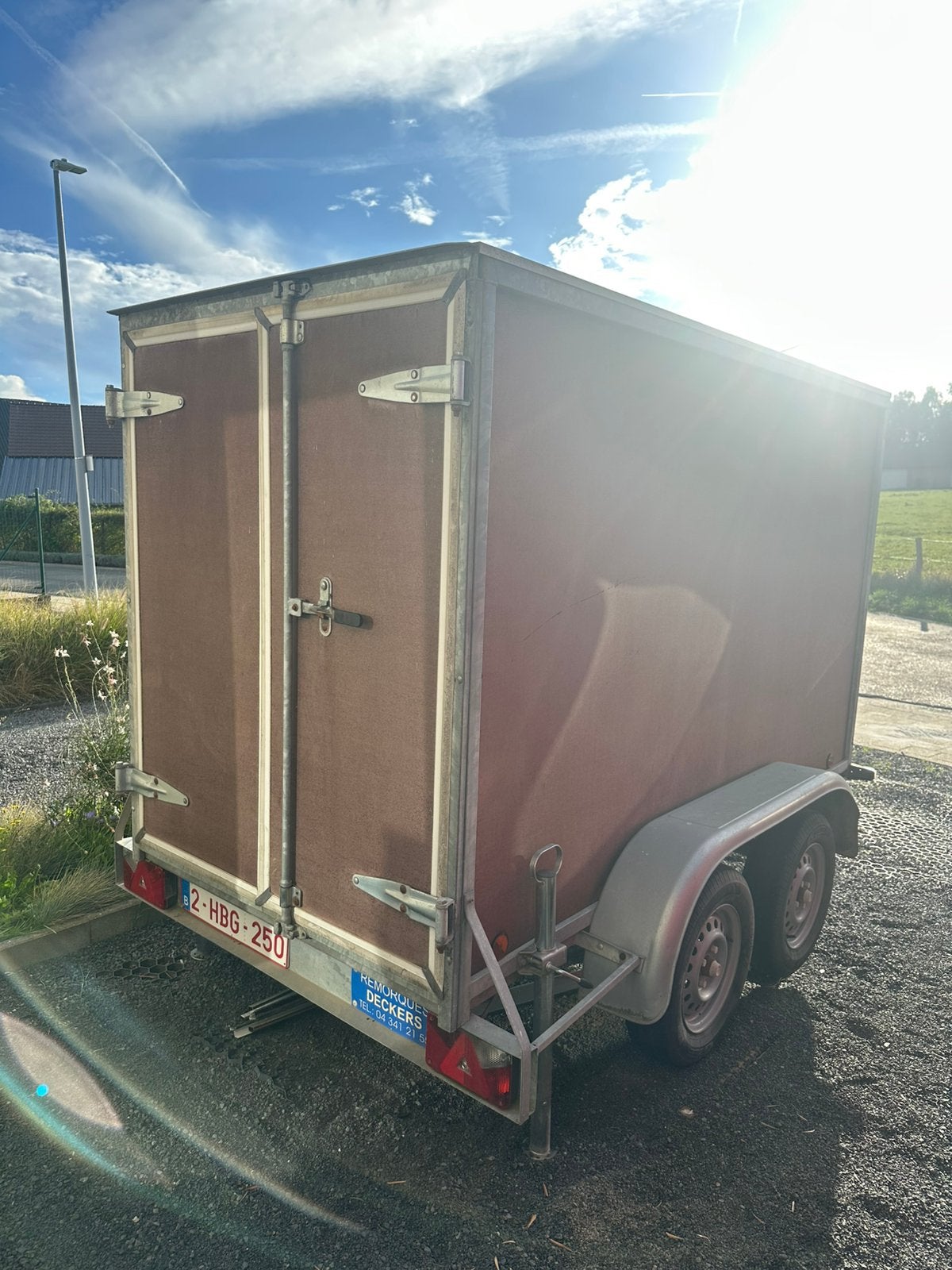 Gesloten aanhangwagen, Ophalen, Gebruikt