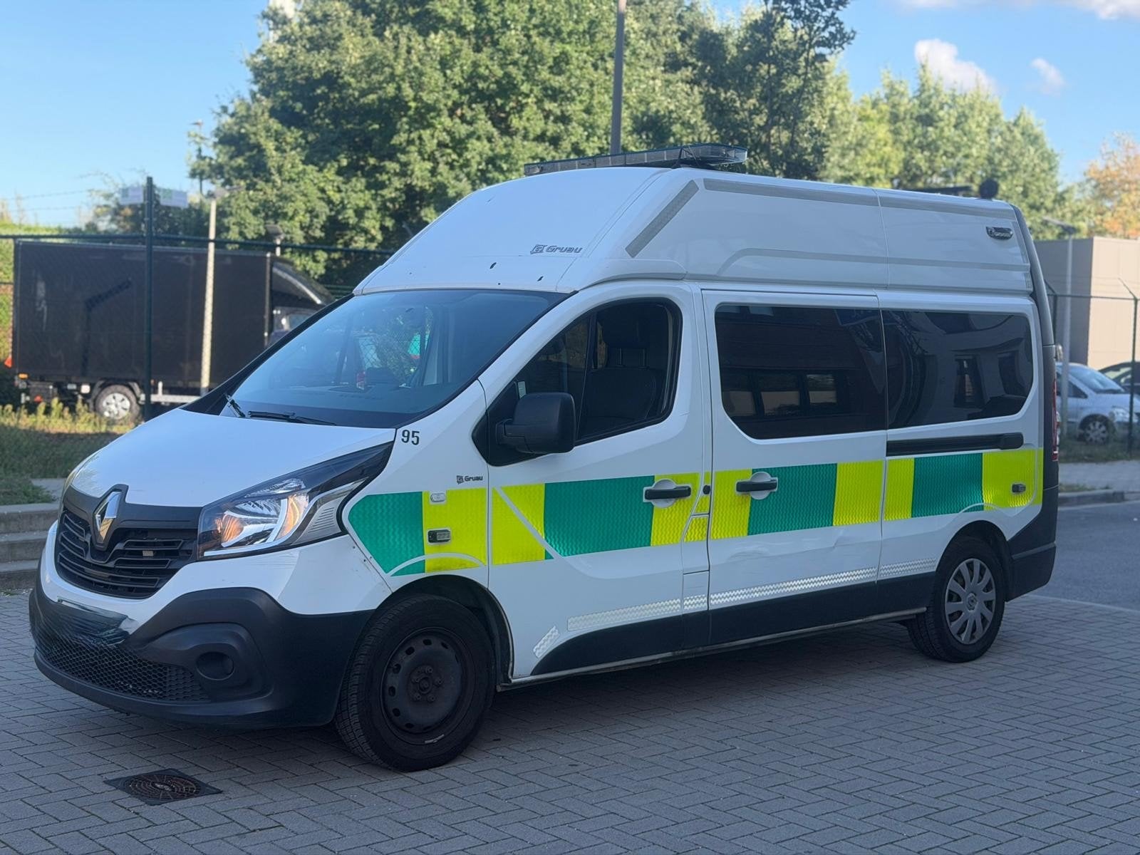 AMBULANCE RENAULT TRAFIC 1.6TDCI 2018 360000KM AC EURO6B, Voorwielaandrijving, Stof, Euro 6, Renault