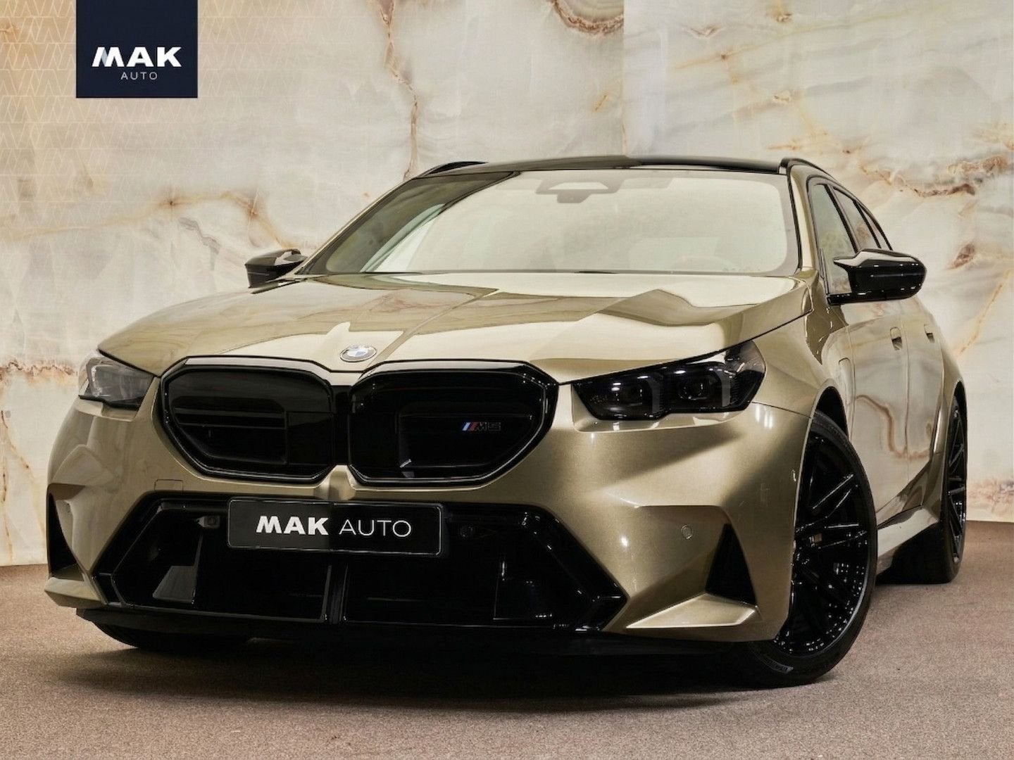 BMW M5 Touring V8 M Hybrid , Sonderlackierung, Ultimate Pack, Argent ou Gris, 22 kWh, Entreprise, Automatique