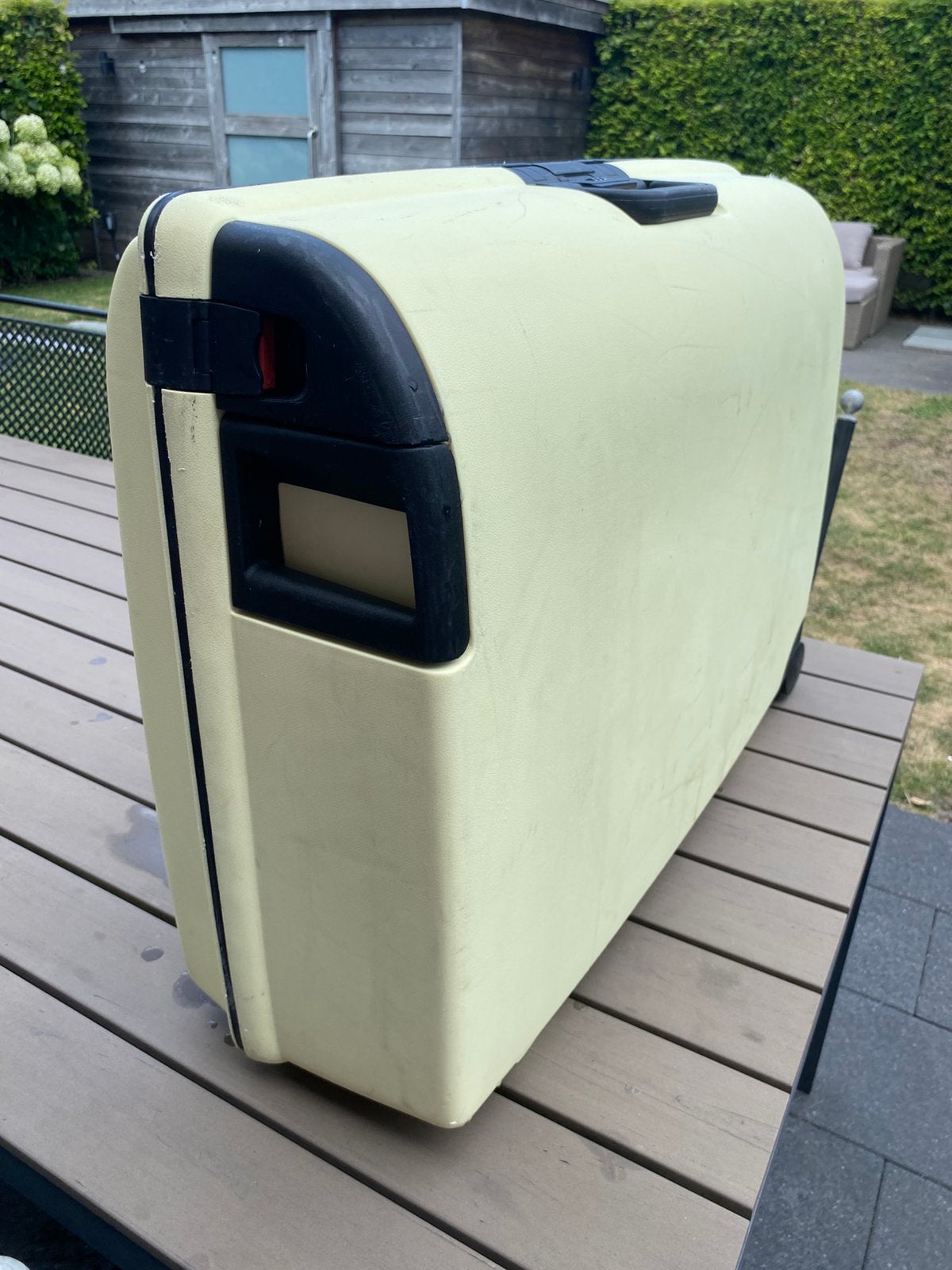 Carlton hardcase vliegtuig koffer lichtgeel met cijferslot, Handtassen en Accessoires, Koffers, Gebruikt, Hard kunststof, 70 cm of meer