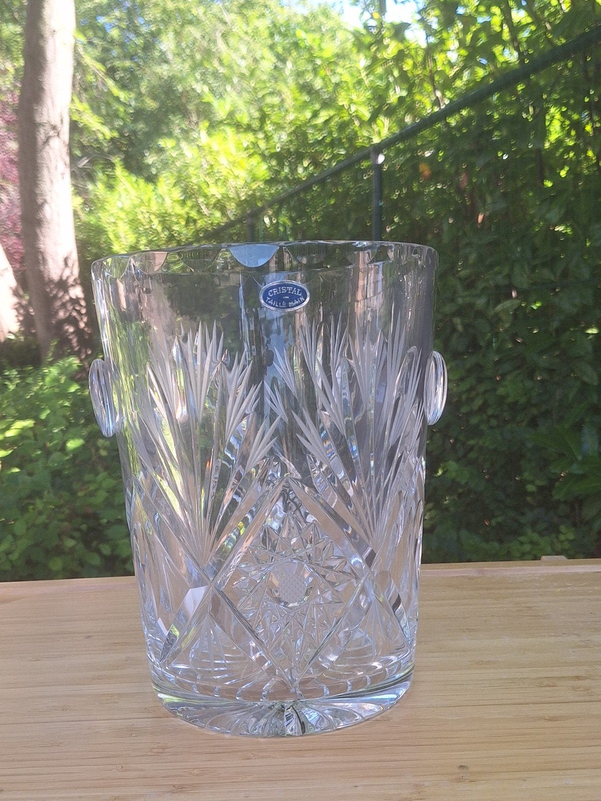 seau à glace en cristal, Enlèvement