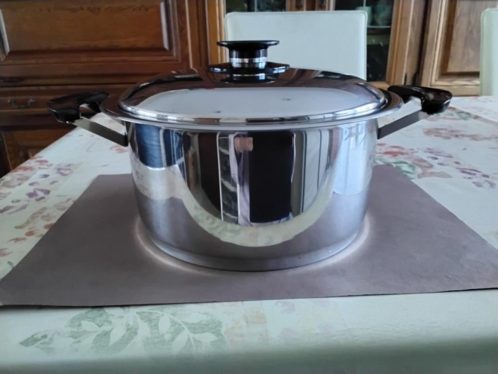 Originele AMC-Kookpot met deksel + gratis AMC-Kookboek, Ophalen, Zo goed als nieuw, Inox