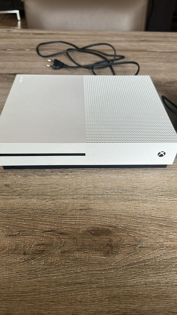Xbox One S + Controller + 5 Games (bundel deal!), Games en Spelcomputers, Games | Xbox One, Ophalen
