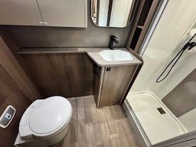 Kabe Royal 630 TDL FK, 8 mètres et plus, Four, Entreprise, Kabe