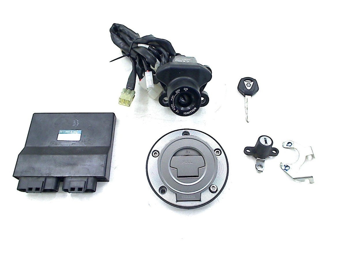 ENSEMBLE DE VERROU ET CYLINDRE DE PORTES (112100-7380), Dhr. S. di Majo, Utilisé, Info@cama-motorparts.nl, P.J. Troelstraweg 8 8
3144 CX  MAASSLUIS, NL